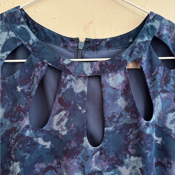 Blue and purple sleeveless dress lined cut outs across the chest size M - Picture 4 of 4